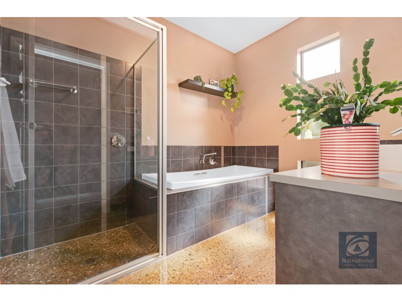 5 Yeovil Court, Echuca VIC 3564