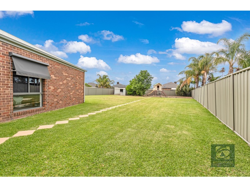 5 Yeovil Court, Echuca VIC 3564