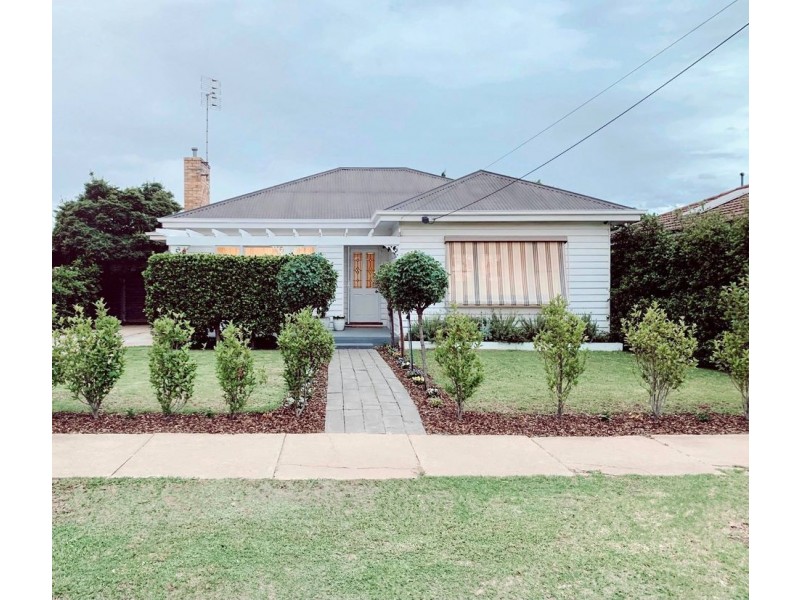16 Fleming Street, Echuca VIC 3564