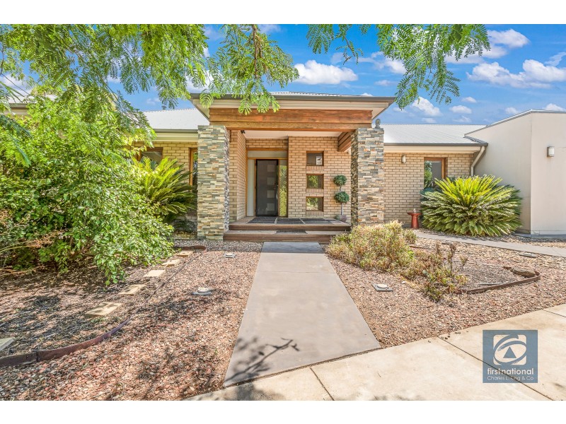 3 Canterbury Place, Echuca VIC 3564