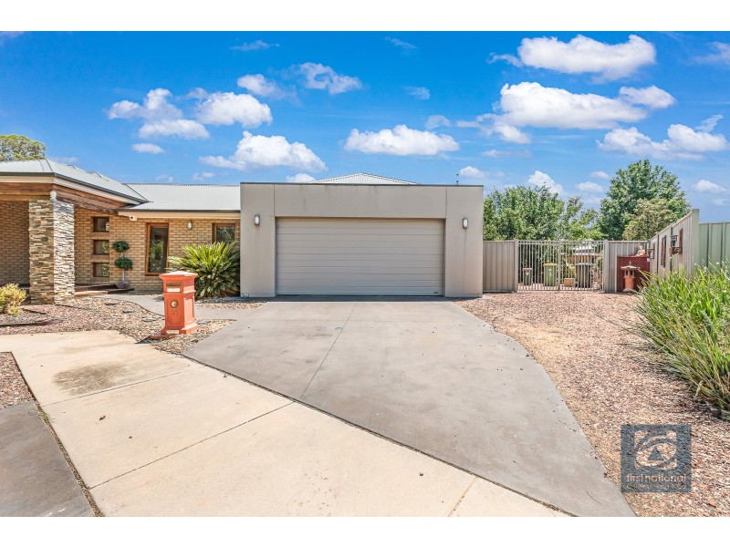 3 Canterbury Place, Echuca VIC 3564