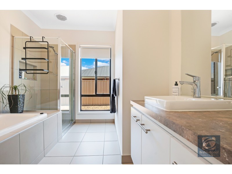 36 Maker Parade, Echuca VIC 3564