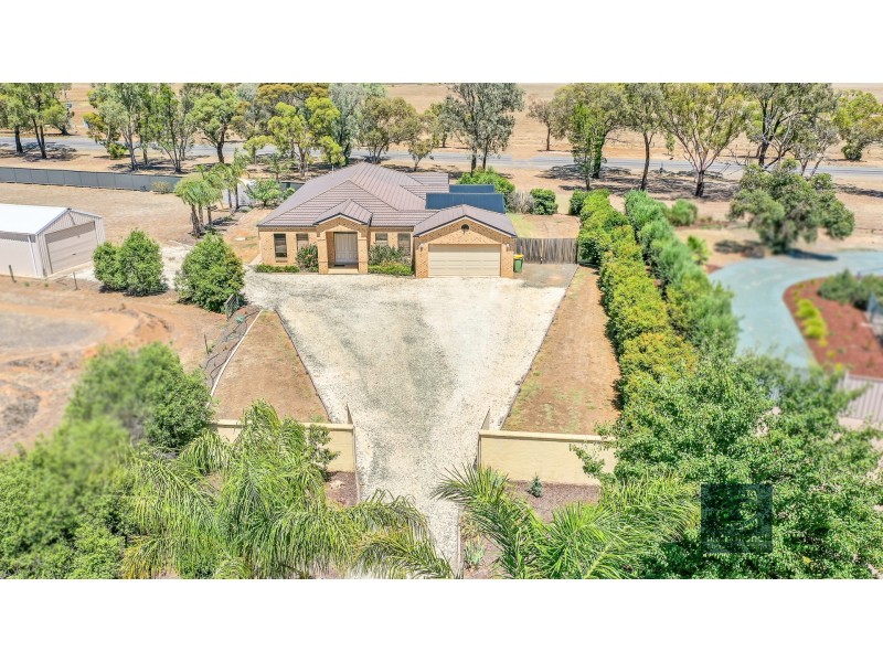 2 Coxon Place, Echuca VIC 3564