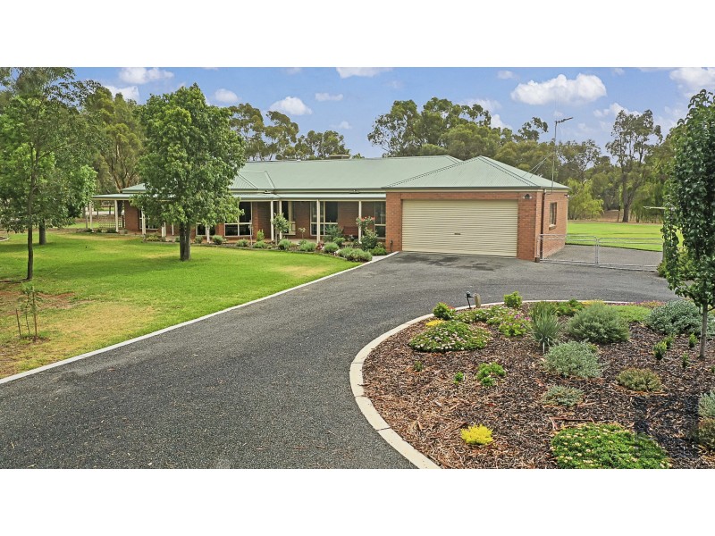 69 Riverview Court, Echuca VIC 3564