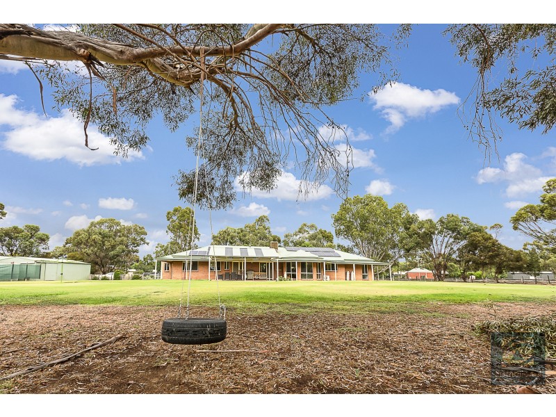 69 Riverview Court, Echuca VIC 3564