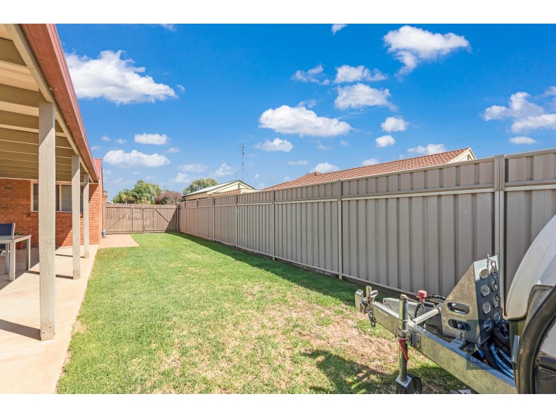 8 Illawarra Drive, Echuca VIC 3564