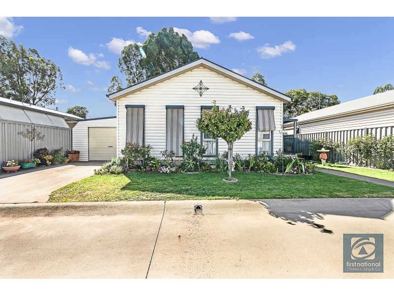 124 Swan Boulevard, Moama NSW 2731