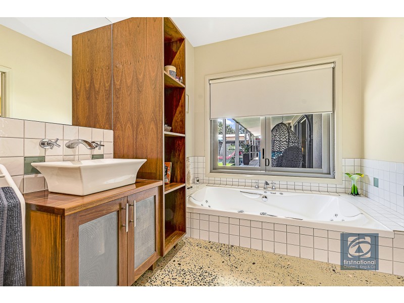 9 Wharparilla Drive, Echuca VIC 3564