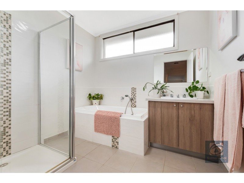 65 Campaspe Esplanade, Echuca VIC 3564