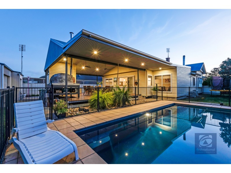 54 Hare Street, Echuca VIC 3564