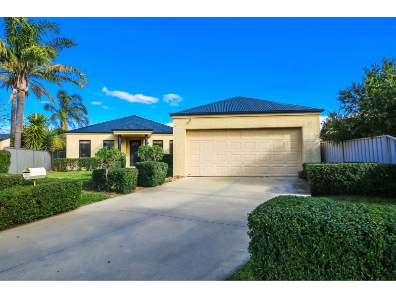 22 Kooyong Court, Echuca VIC 3564