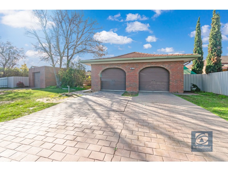 8 Adelaide Crescent, Echuca VIC 3564
