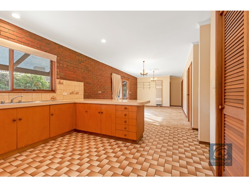 8 Adelaide Crescent, Echuca VIC 3564