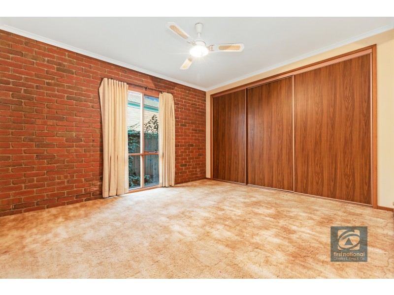 8 Adelaide Crescent, Echuca VIC 3564