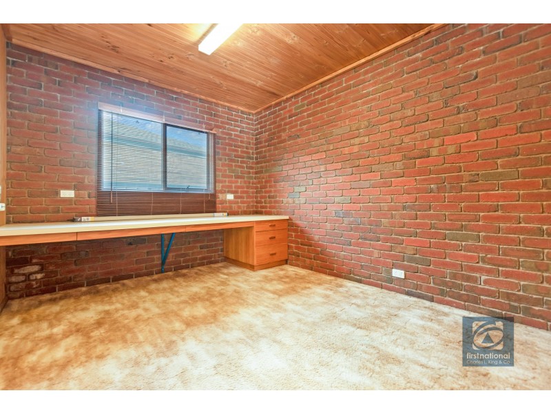 8 Adelaide Crescent, Echuca VIC 3564