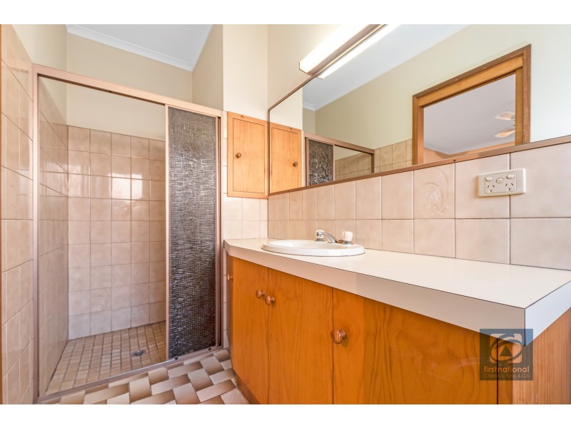8 Adelaide Crescent, Echuca VIC 3564