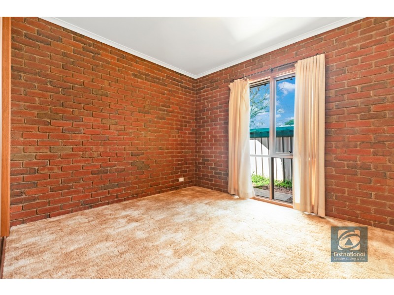 8 Adelaide Crescent, Echuca VIC 3564