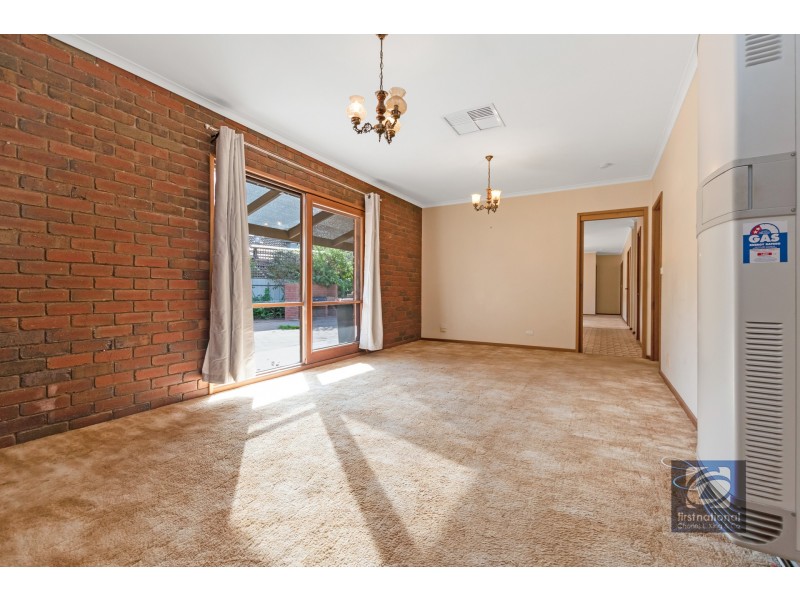 8 Adelaide Crescent, Echuca VIC 3564