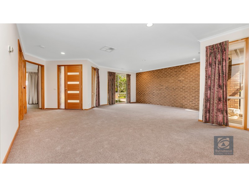 61  Rutley Crescent, Echuca VIC 3564