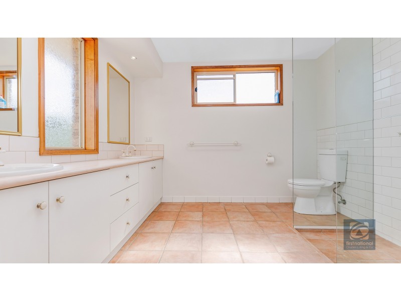 61  Rutley Crescent, Echuca VIC 3564