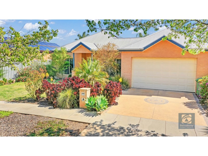 3 Victoria Place, Echuca VIC 3564