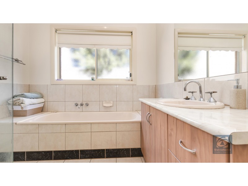 3 Victoria Place, Echuca VIC 3564