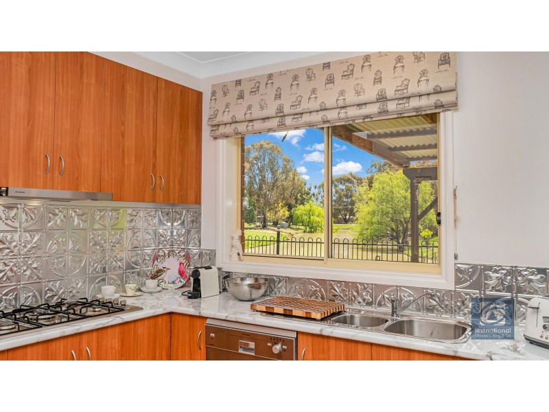 14 Kingfisher Drive West, Moama NSW 2731