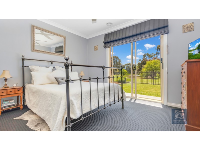 14 Kingfisher Drive West, Moama NSW 2731