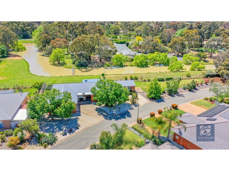 14 Kingfisher Drive West, Moama NSW 2731