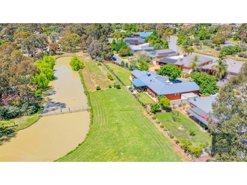 14 Kingfisher Drive West, Moama NSW 2731