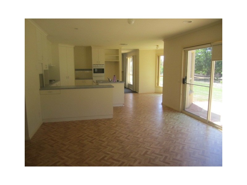 17 Charters Drive, Moama NSW 2731