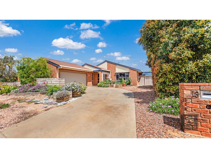 18 Kooyong Court, Echuca VIC 3564