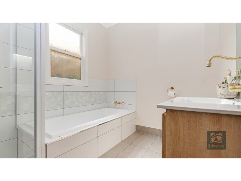 54 McKinlay Street, Echuca VIC 3564