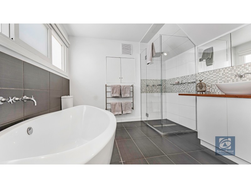 76 Hopwood Street, Echuca VIC 3564