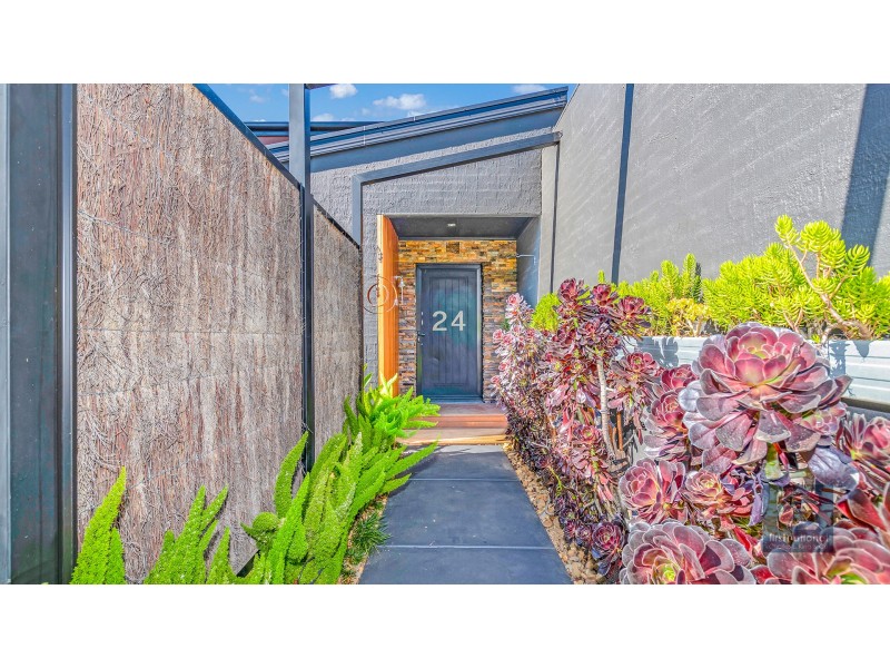 24 Kingfisher Drive West Drive, Moama NSW 2731