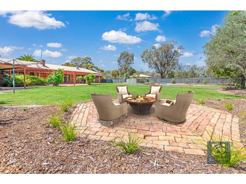 24 Maiden Smith Drive, Moama NSW 2731