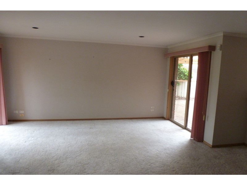4 Adelaide Crescent, Echuca VIC 3564