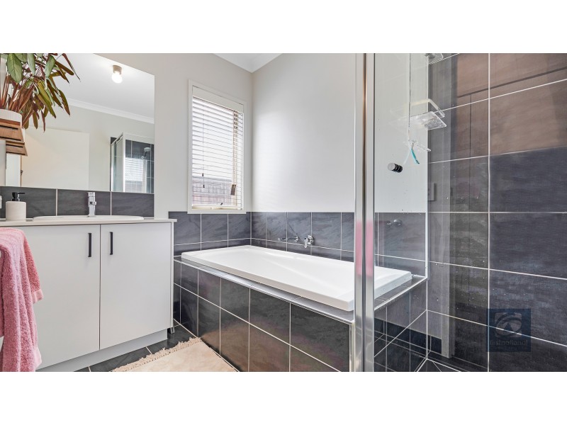 16 Burgundy Drive, Moama NSW 2731