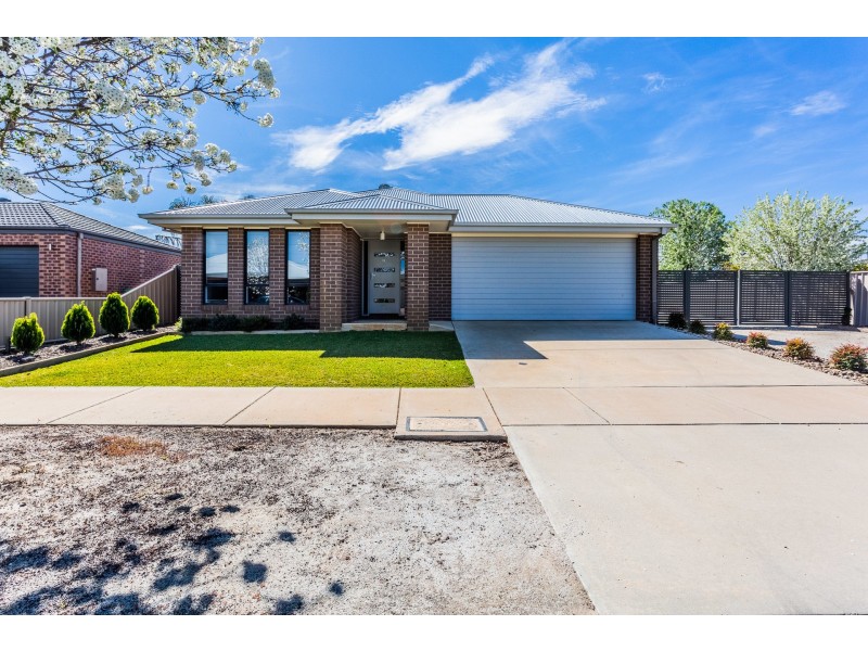 11 Howell Drive, Echuca VIC 3564