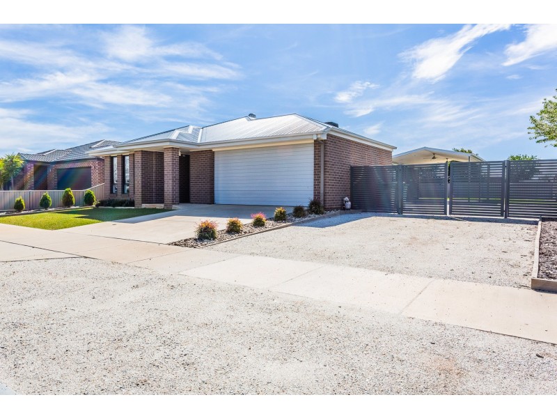 11 Howell Drive, Echuca VIC 3564