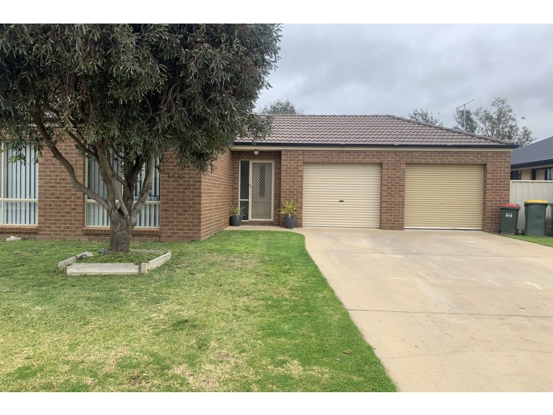 18 Glencoe Boulevard, Moama NSW 2731