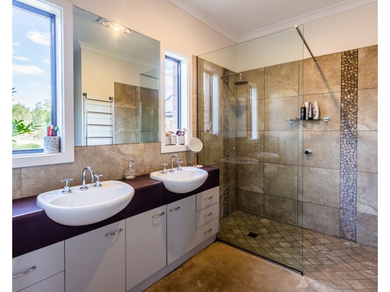 51 Chelsworth Drive, Echuca VIC 3564