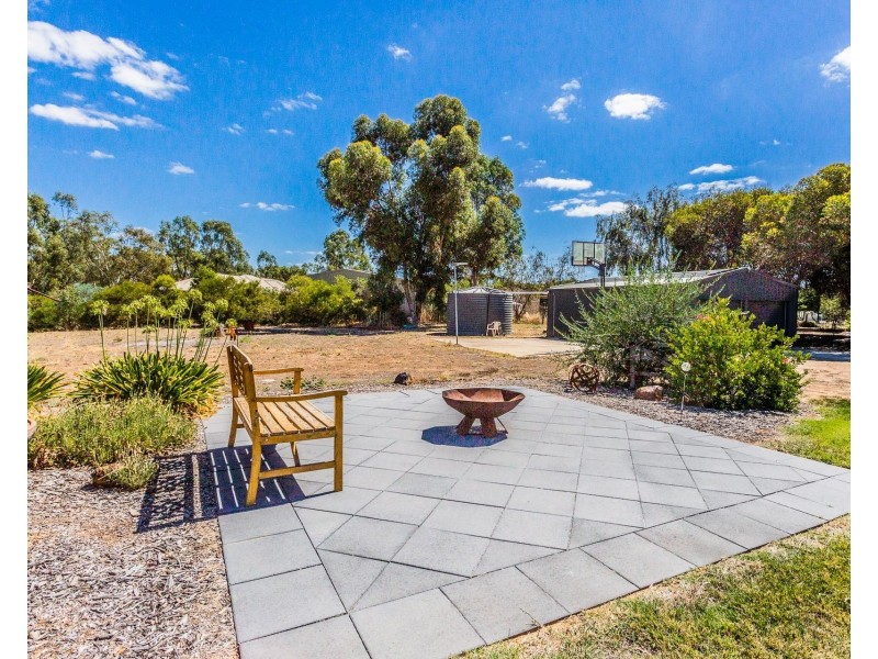 51 Chelsworth Drive, Echuca VIC 3564