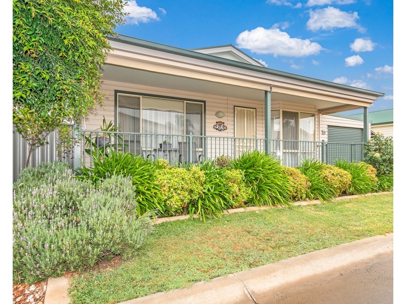 12 Swan Boulevard, Moama NSW 2731