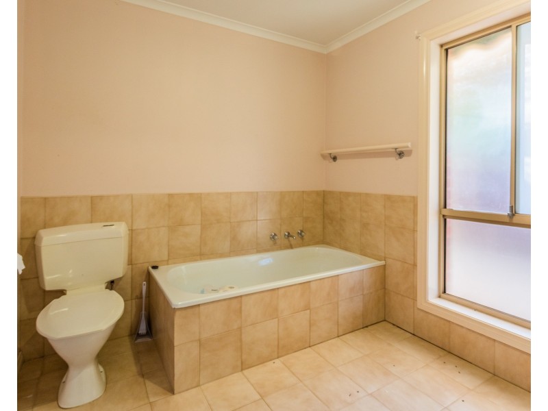 2/18 Porter Street, Moama NSW 2731