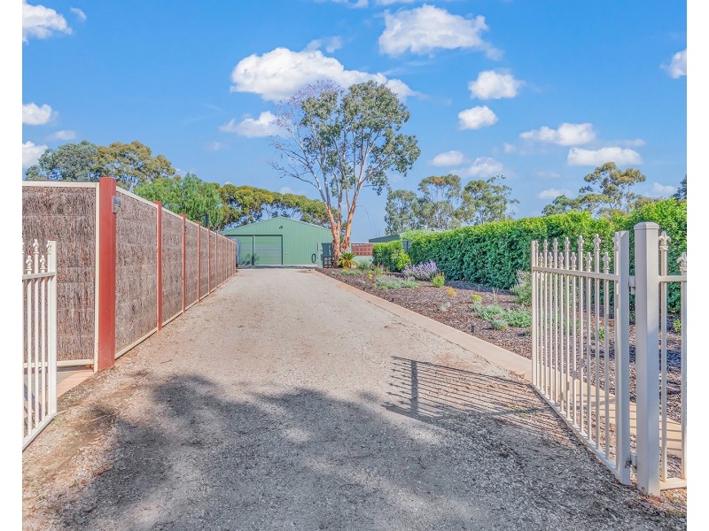 207 Wharparilla Drive, Echuca VIC 3564