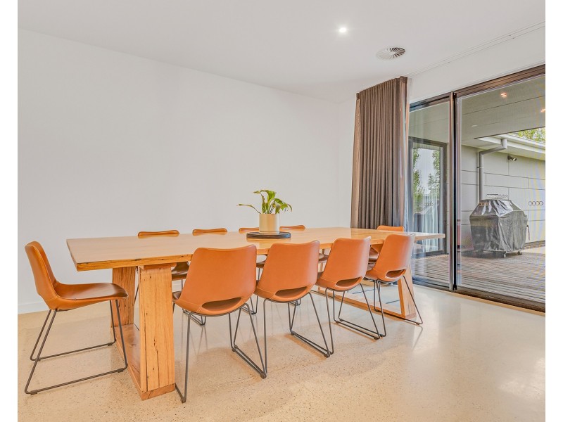 37 Pinerate Place, Echuca VIC 3564