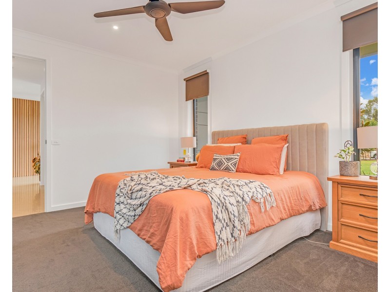 37 Pinerate Place, Echuca VIC 3564