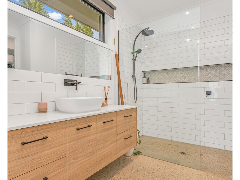 37 Pinerate Place, Echuca VIC 3564