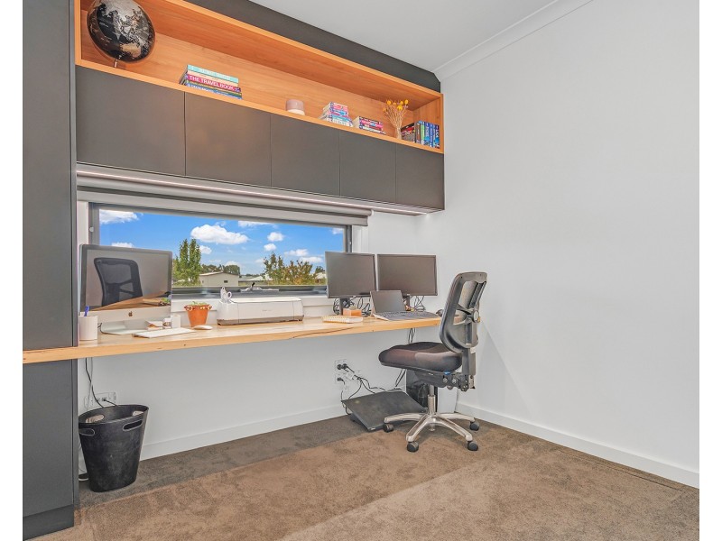 37 Pinerate Place, Echuca VIC 3564